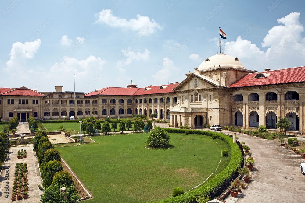 यूपी में वकीलों को 5 लाख रुपये कैशलेस इलाज की सुविधा, हाई कोर्ट बार एसोसिएशन के समारोह में CM योगी की घोषणा